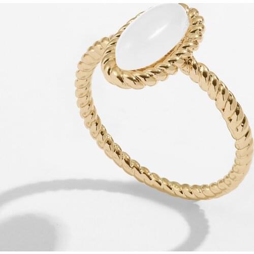 2021 New Trendy Geometric Oval Resin Gold Rings for Women Elegant Charm Metal Chain Twist Rings Female Finger Rings Jewelry