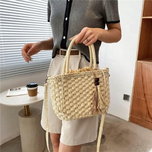 Retro Straw Bag for Women Fashion Woven Handbag Tassel Bucket Bag Ladies Casual Drawstring Bag Hand-woven Messenger Bag Handbag