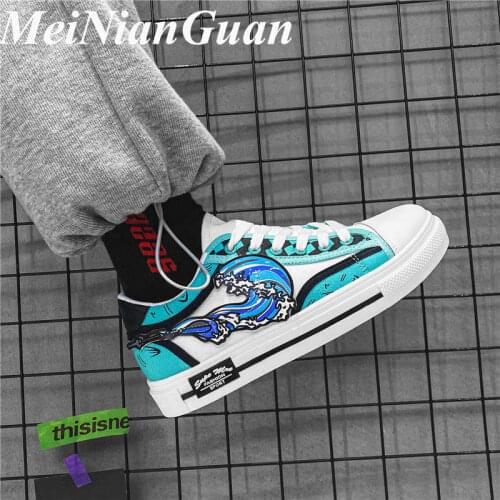 Street Men Shoe Canvas Basketball for Man Couple Vulcanize Casual Man Shoes Hip Hop New Anime Lace-up Light Flat See Sneakers CW