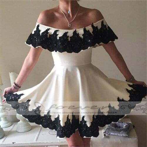 Elegant Boat Neck Ivory Satin Short Prom Dresses 2019 Fashion Black Lace Appliques Party Dress Vestido De Festa Curto Abiye