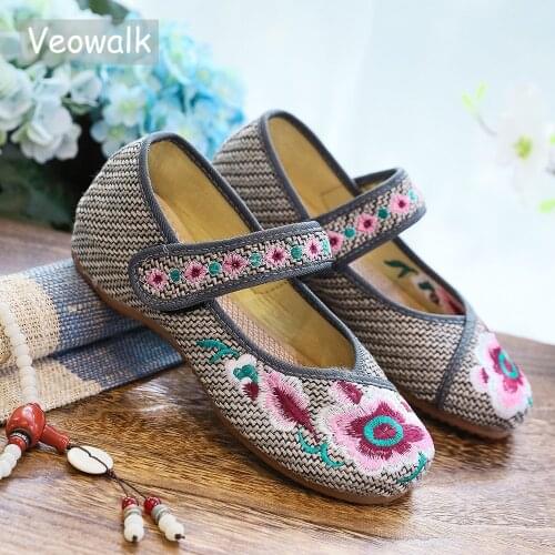 Veowalk Handmade Vintage Womens Embroidery Flat Shoes Old Peking Ballet Flats Casual Cotton Driving Shoes Plus Size 34-43 34-43