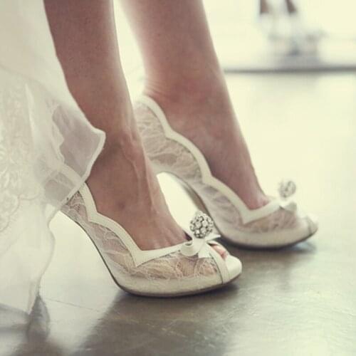 2020 Luxurious Lady High Heels Wedding Party Prom Pumps Bridal Bridesmaid Shoes Rhinestone White Lace Peep Toe Wedding Shoes