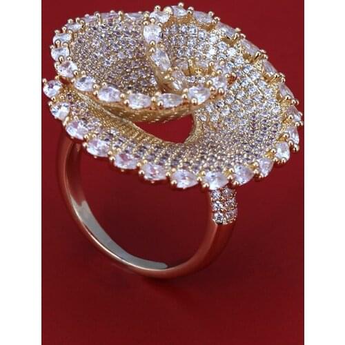 Bride Talk 2021 New Luxury Fashion Bold Design Shining Crystal Big Rings With Zirconia Stone For Women Engagement Party Jewelry