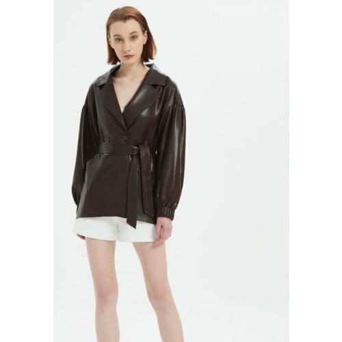 Fashion Chocolate Pu Leather Jackets Female Waterproof Crocodile Pattern Design Motor Fashion Leather Outerwear With Belt F2755