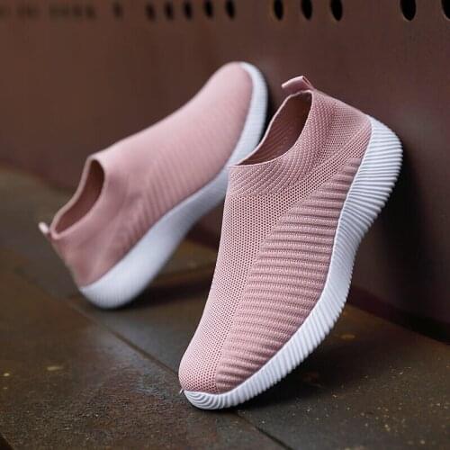 New Summer Women Shoes Breathable Mesh Sneakers Plus Size 43 Loafers Slip On Flats Shoes Women Sneakers Walking Flat Casual Shoe