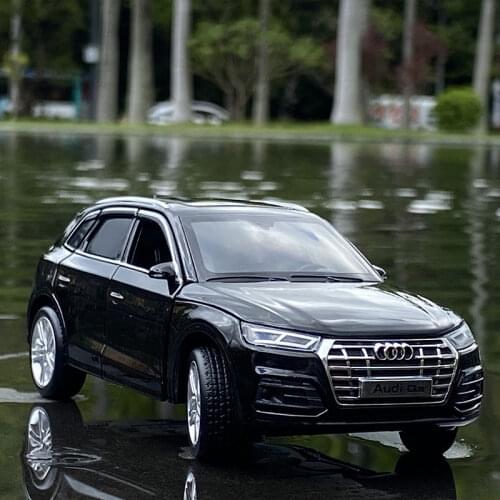 1:32 AUDI Q5 SUV Alloy Car Model Diecasts & Toy Vehicles Metal Car Collection Sound Light High Simulation Car Toys For Kids Gift