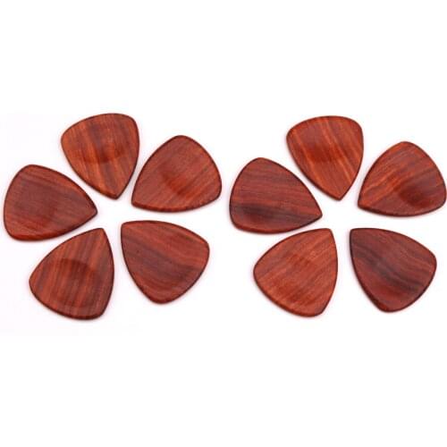 2pcs Wood Guitar Pick Plectrum Heart Shaped for Guitar Bass Musical Instrument Parts Accessories