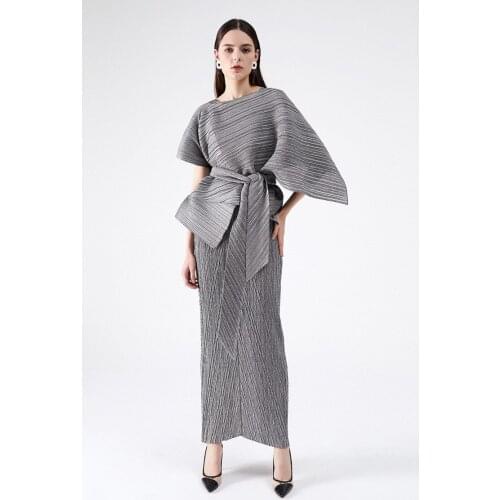 HOT SELLING Miyake fold fashion suits o-neck irregular cloak +Back split the sleeveless solid Straight dress suit IN STOCK
