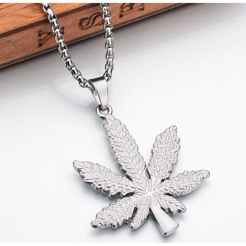 POTCET Unisex Maple Leaf Necklace Pendant Clavicle Chain Geometric Fashion Retro Hip Hop Party Jewelry