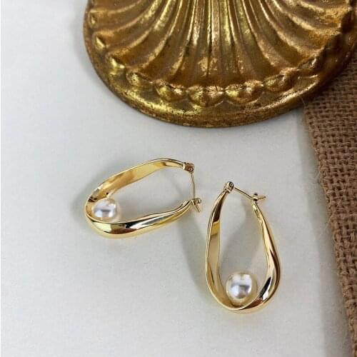 Fashionable Retro Metal Tide Irregular Geometric Pearl Earrings Female Korean Temperament Earrings Design Earrings Cold Wind