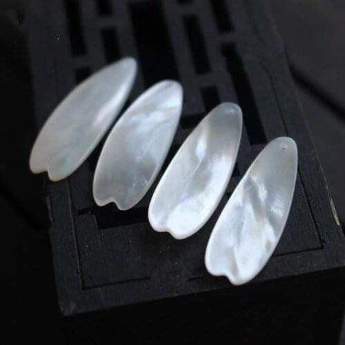50pcs Size 10*28mm genuine mother of pearl flower leafs White MOP shell leafs pendant