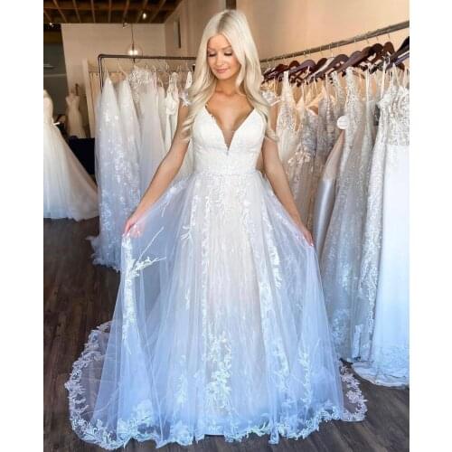 Wedding Dress A-Line V-Neck Cap Sleeve Lace Appliques Sequined Backless Tulle Floor Length Sweep Train Elegant Bride Gown 2021