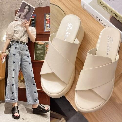 2021 New Slope Heel Thick Bottom Womens Slippers Shower Shoes Lightweight Leisure Beach Swimming Pool Slippers