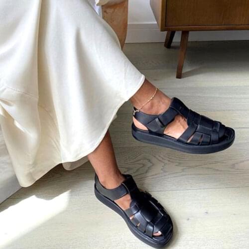 LapoLaka Low-heeled Shoes