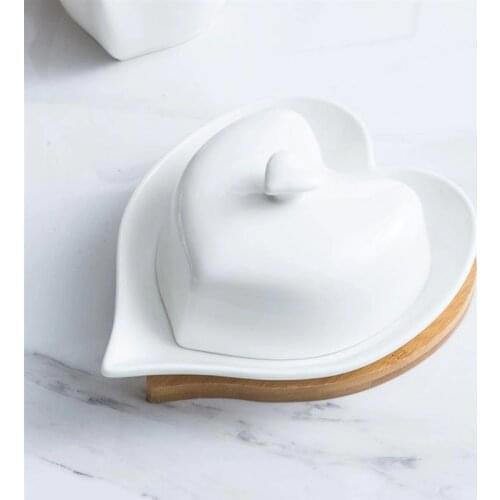 Nordic Ceramic Butter Sealing Box Heart Shaped Cheese Storage Tray Butter Dish Container Keeper Tool With Lid Kitchen Tools