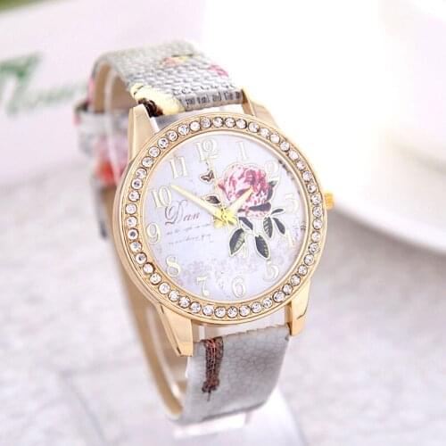 2018 new fashion Decorated with diamond gilt personalised graffiti enchantment rose watch woman clock womens watches quartz w