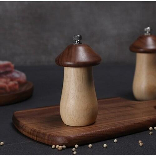 Cute Mushroom Shape Manual Grinding Pepper Salt Mills Grinder Durable Kitchen Seasoning Tools Portable Abrader Gadget
