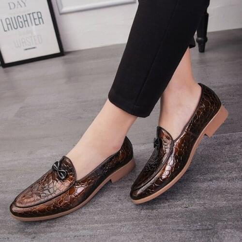Summer Fashion Pointed Toe business Dress Shoes Men Loafers Leather Oxford Shoes for Men Formal slip on Wedding party Shoes