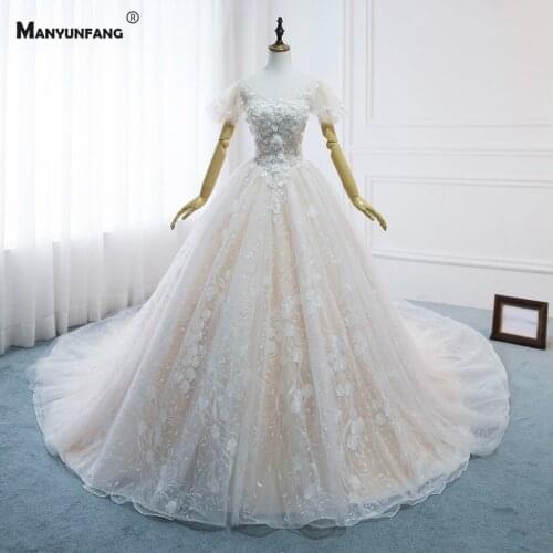 Luxury Embroidery Appliques Tulle Romantic Royal Bridal Ball Gown 2021 New Arrival 3D Flower Cap Sleeves V-Neck Wedding Dress