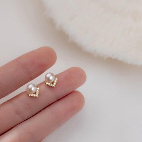 18k gold Authentic real. 925 Sterling Silver fine Jewelry Freshwater Pearl & V Shape CZ set Stud Earrings C-G7660