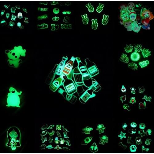 500pcs Horror Movie Weed Luminous PVC Shoe Charms Fluorescent Shoe Ornaments Dinosaur Animal Glowing Decorations Halloween Gift