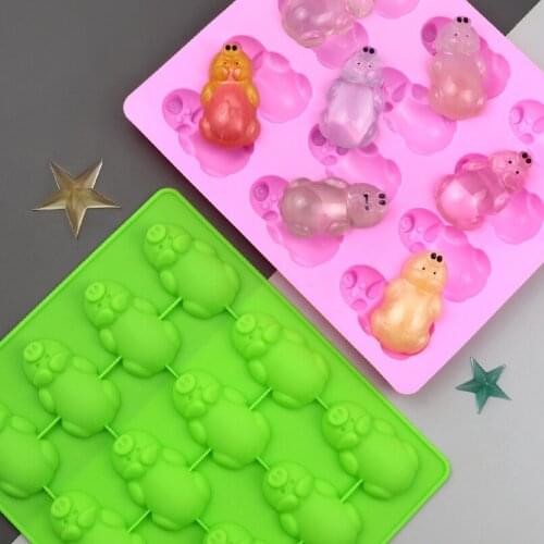 12 Little Pigs in a Blanket Silicone Baking Mold