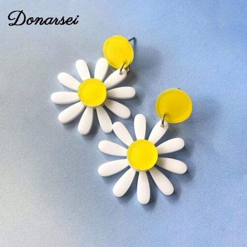 Donarsei Summer Cute Yellow Little Daisy Stud Earrings For Women Sweet Plant Earrings Gift