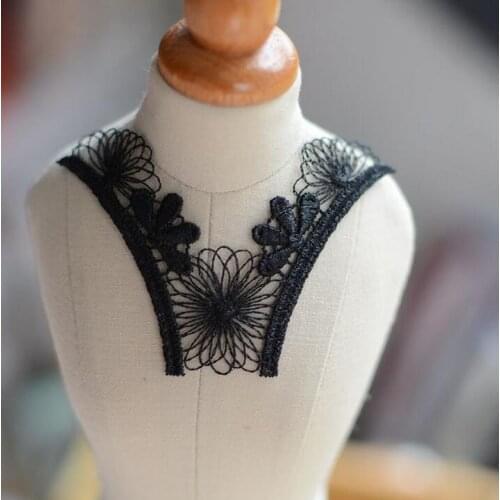 2 Pieces 6*5cm Fabric Flower Venise Neckline Lace Applique Mini Lace Collar Ladies Children Clothing Decoration Accessories