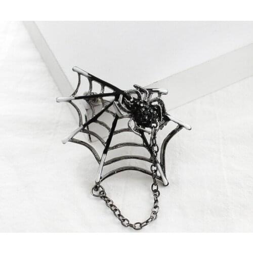 Cartoon insect Spider and Spider web Metal chain connection brooch Inlaid black rhinestone Personality creative badge