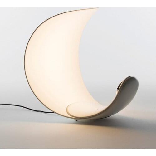 Italian design moon table lamp, bedroom night lamp, modern and simple, creative, bedside, office, study, reading desk lighting L
