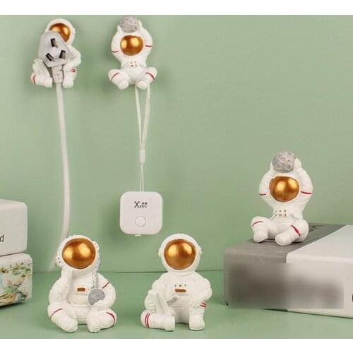 Astronaut Shaped Plug Storage Rack Resin Cartoon Decorative Ornaments Punch-free Wall-mounted Sticky Hook Home Decor Accessories