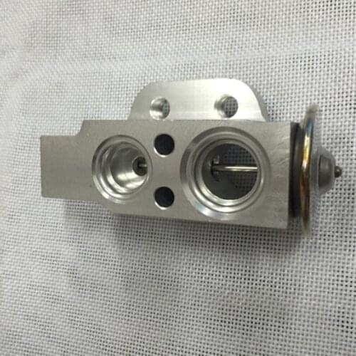 Auto AC expansion valve 1KD 820 679