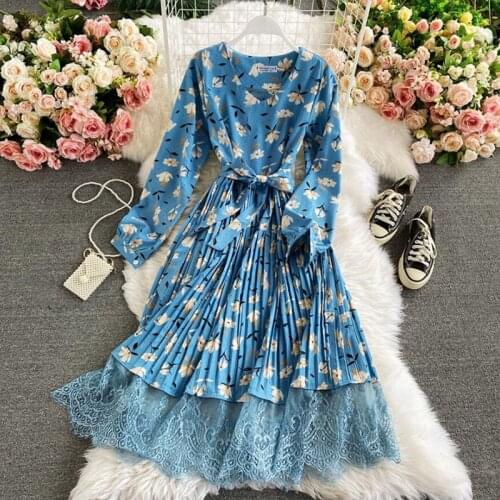 Autumn French Vintage Floral V-neck Women Dress 2021 Ladies Long Sleeve Print Lace Patchwork Pleated Dresses Femme Robe