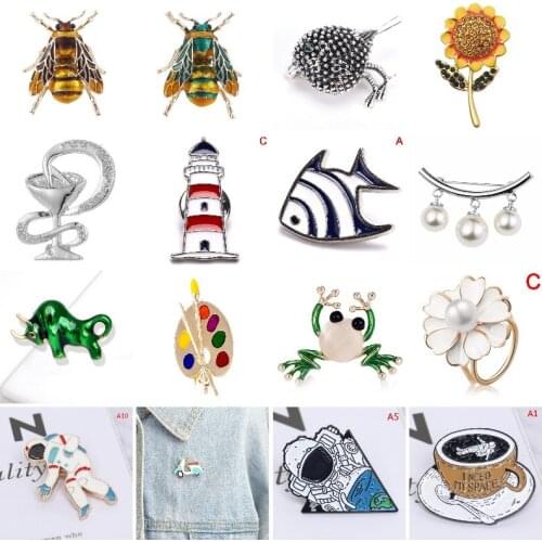Crystal Rhinestone Pin Brooch Jewelry Gifts For Friends Frog Enamel Pins Brooch\ Bag Clothes Lapel Pin Gothic Badge Bee Brooches