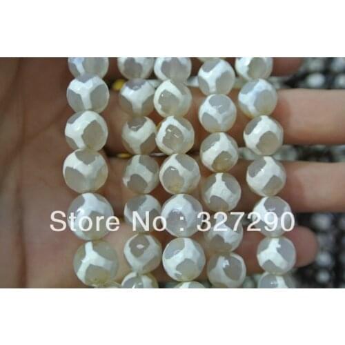 Ainicin White Rings