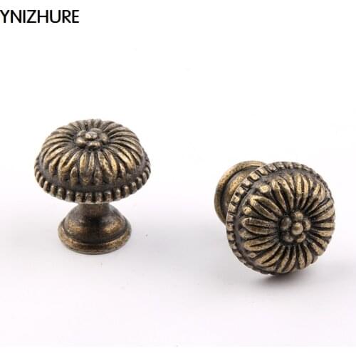 Puxador 10pcs 22*23mm Antique Copper Handle European Retro Classic Zinc Alloy Single Hole Round Cabinet Drawer Door Flower Pull