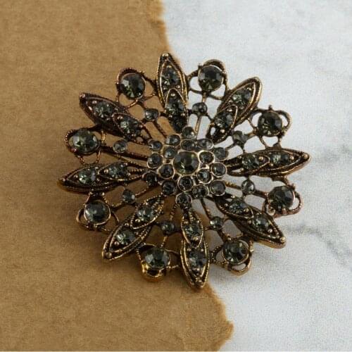8 leaf Bronze Flower Brooch