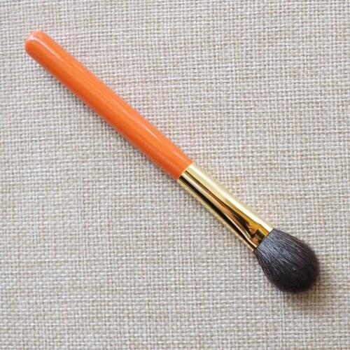 K208 Professional Handmade Makeup Brushes Soft Blue Squirrel Goat Hair Small Flat Highlighter Brush Orange Handle Make Up Brush