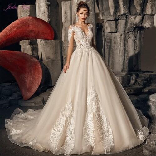 Julia Kui 2020 New Arrival Unique Beauty Appliques A-Line Wedding Dresses With Long Sleeves Buttom Sliky OrganzaBride Gowns