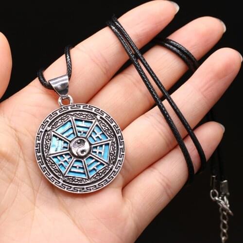 Natural Shell Pendant Tai Chi Choker Necklace Amulet Round Vintage Alloy Necklace Jewelry for Women Party Gift