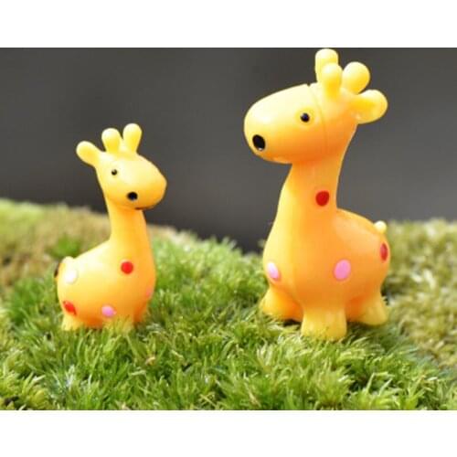 ZOCDOU 1 Piece Africa Giraffe Animal Deer Ghana Nigeria Son Venado Small Statue Figurine Crafts Ornament Miniatures Decor DIY