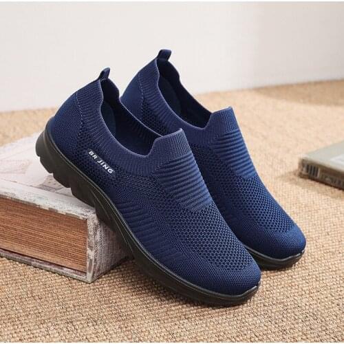 New Super Comfortable Breathable Mens Casual Shoes Mesh Breathable Man Casual Shoes Fashion Lightweight Men Sneakers Hot Sale