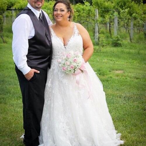 Lakshmigown Plus Size Bridal Dress Vestido Vintage Lace Wedding Gowns 20120 Robe de Mariage V-neck Country White Wedding Dresses