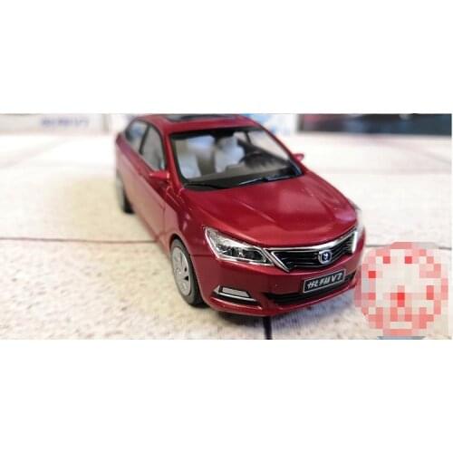 1:43 small Changan Red/White Yuexiang V7 Plastic scale model car for kids toy