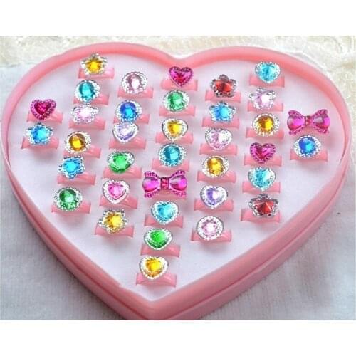 Little Girls Adjustable Rings Jewel Rings 36 Pieces Multicolor Dress Up Rings For Kids Princess Finger Rings Set Heart Gift Box