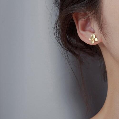 Stud Flower Earrings For Women Korea Fashion Simple Retro Golden Gardenia New Trend Punk Hot Sale Studen Daily Jewelry BOYULIGE
