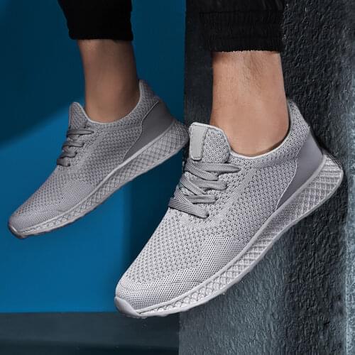 Ultra Light Running Shoes for Men Breathable Mesh Mens Trainers Casual All Metch Black Grey Sneakers Plus Size Athletics Sport