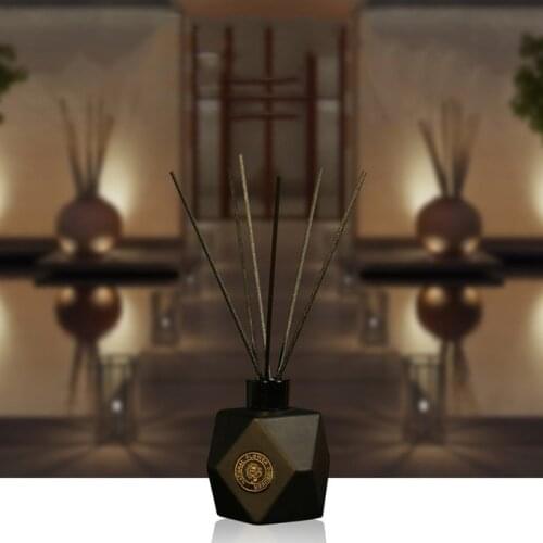 220ml High-grade Reed Diffuser Five-star Hotel Fragrance with Black Frosted Glass Bottle and Black Rattan Sticks 16 Scents