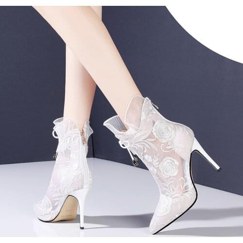 Summer New China Style Breathable Hollow Mesh Women Ankle Boots Embroider Thin High Heels Pointed Toe Ladies Short Botas 2020070