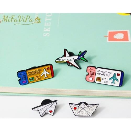 10 PCS Plane Shape Brooch Badge Metal Pink Aircraft Sweater Corsage Women Men Brooches Lapel Decoration Gifts Fashion Trinket